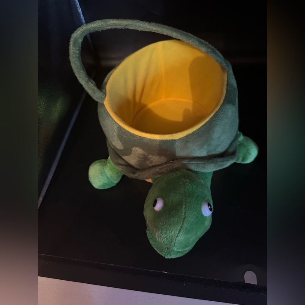 Large Vintage  Dan Dee  Green Turtle Plush Gift Basket Halloween Easter Birthday